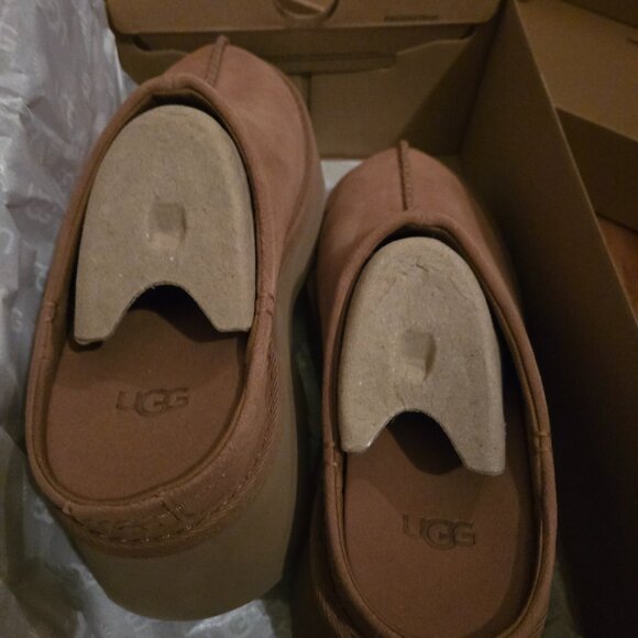 UGG New Heights Clog 6 - Picture 7 of 7